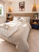 Escapade ensoleillée, Jardin, Terrasse, Proche mer