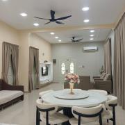 Top Tanah Merah