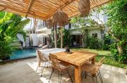 Villa Whisper Beautiful beach side villa large garden parking
