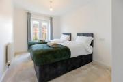 Large 4BR House - Easy Access to Manchester & Liverpool