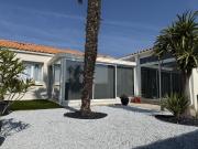 Maison familiale 3 chambres avec jardin - La Pironniere