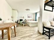 New sunny studio 30 m2 in green area with parking