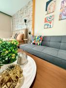 One Bedroom with Queen bed,sofa bed and wifi at One Uptown Residences, BGC, Taguig