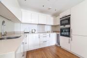 London Apartment Near Emirates Stadium Sleeps 5