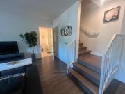 Spacious Hollywood Apartment with Pool Spa and Balcony