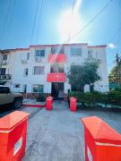 Central Family Apartment with Air conditioning and Hot Water