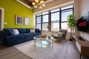 Convenient Cozy 2BR Loft with Optional Parking for 8 guests Near McCormick Place, Soldier Field and Lakefront Trail