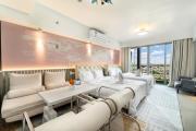 Cozy Suite with Sunset View near City of Dreams Casino, NAIA Airport, Solaire, Okada, Ayala Malls and MOA