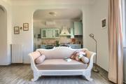 Vicino al Centro e al Mare con Balcone, WiFi e AC