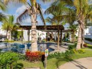 Home with Pool 3 Minutes away from the beach