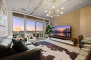 MidBlock 712 - Midtown Luxury Condo - 1 Bedroom Apartment with Balcony