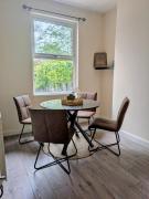 A Lovely double room in nature-shared home Liverpool