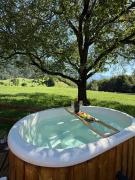 Glarner Spa I Private Sauna & Hot Tub & Alps View