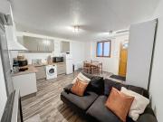 Séjour pèlerin serein pour séniors, appartement climatisé à 10 minutes sanctuaire et gare Séjour pèlerin serein pour séniors, appartement climatisé à 10 minutes sanctuaire et gare