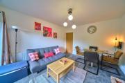 Spacious 4-Bedroom House in High Wycombe with Parking Fast WiFi