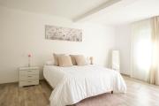 Spacious and bright house next to the beach