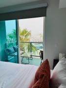Modern Marina View Apt Walk to Beach & Dining