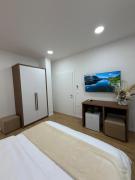 Loris Rooms