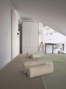 Private Bedrooms in a Shared House, 5th floor, Praça Camões in Bairro Alto