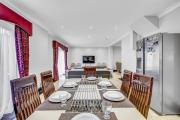 Spacious 4-Bed House Sleeps 8 - Near Tube