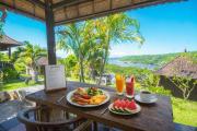 Sunrise Huts Lembongan
