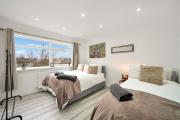 Newly Renovated 4 bed flat- Nuxley Road