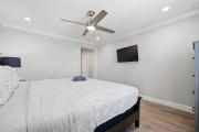 21st Floor Skyline Retreat Luxury Stay in Downtown ATL-Free Parking-03