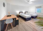 Essen City Apartment for Groups 6 Single Beds