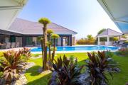Luxury 5BR Villa - 14m Pool -Daily Maid (ZV5)