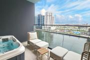 PNB Living - Luxury Canal View Studio - Private Jacuzzi