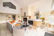 Villa 145 m near ocean with pool and garden