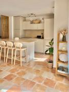 For rent 1-bedroom Bandol waterfront Barry beach