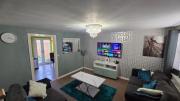 Well Furnished 3 Bedroom House in a cosy estate in Bolton with free parking