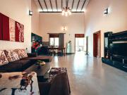 Spacious 2 Bedroom Apartment with Lake View