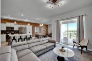 2 Bedrooms 2 Bathrooms Storey Lake 3191-405 PC