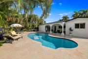 5 Bedroom Villa Heated Pool with Game Room 5 Minutes to Ocean