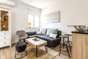 Apartment with terrace and free parking - Beach nearby