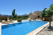 New Villa Myre3, A Family-Friendly Retreat in Crete with Private Pool & 3 Apartments