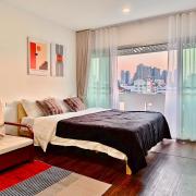 Top Khlong San