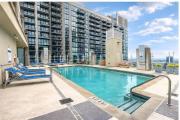 Midtown Atlanta 1BR Skyline Balcony Corner Suite by Piedmont Park LuxePad