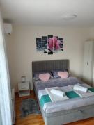 Studio 1212