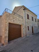 Stone house Anic