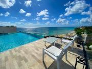 Oceanfront Condo Top Location Near 5th Ave