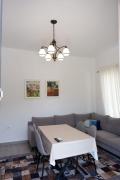 Top Himare