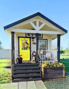 Luxury Micro Retreat with Spa Amenities, Fire Pit, Pet Yard