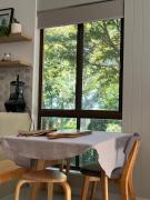 Top Kurrajong