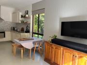 Top Kurrajong