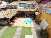 Casa Centrica com piscina a mts da Praia do Canto