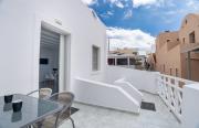 Top Oia