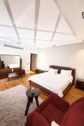 Chic Room 2 l Luxury Villa Garden 8 l Pool Access